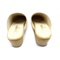 Chanel Ciabatte Mules Vernis Beige
