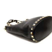 Valentino Rockstud Bucket Pelle Nera