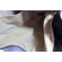 Louis Vuitton Artsy Monogram