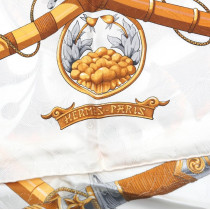 Hermes Foulard "Princes Du Soleil Levant" Seta Avorio e Oro