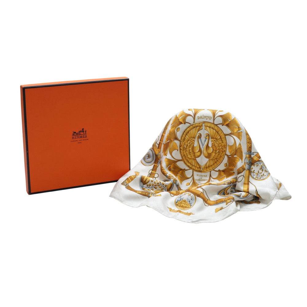 Hermes Foulard "Princes Du Soleil Levant" Seta Avorio e Oro