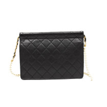 Chanel Borsa piccola con perle