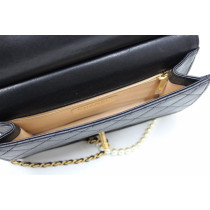 Chanel Borsa piccola con perle