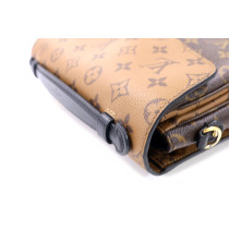 Louis Vuitton Metis Reverse Monogram