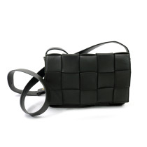 Bottega Veneta Cassette Pelle Verde Oliva