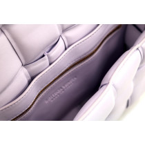 Bottega Veneta Cassette Padded Pelle Lilla