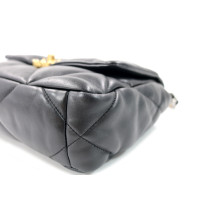 Chanel 19 Pelle Nera