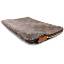 Louis Vuitton Bustina Monogram
