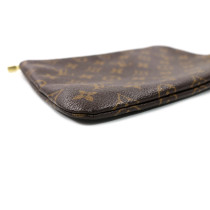 Louis Vuitton Bustina Monogram