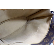 Louis Vuitton Babylone Monogram