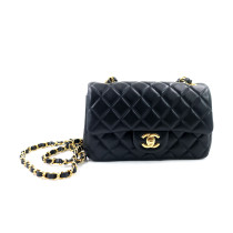 Chanel Square Pelle Nera
