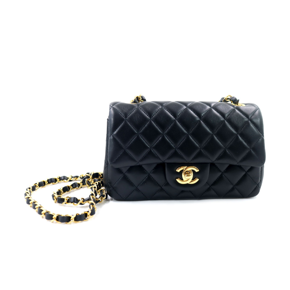 Chanel Square Pelle Nera