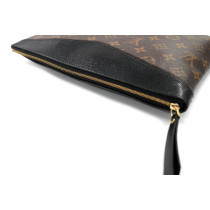 Louis Vuitton Daily Pouch Monogram