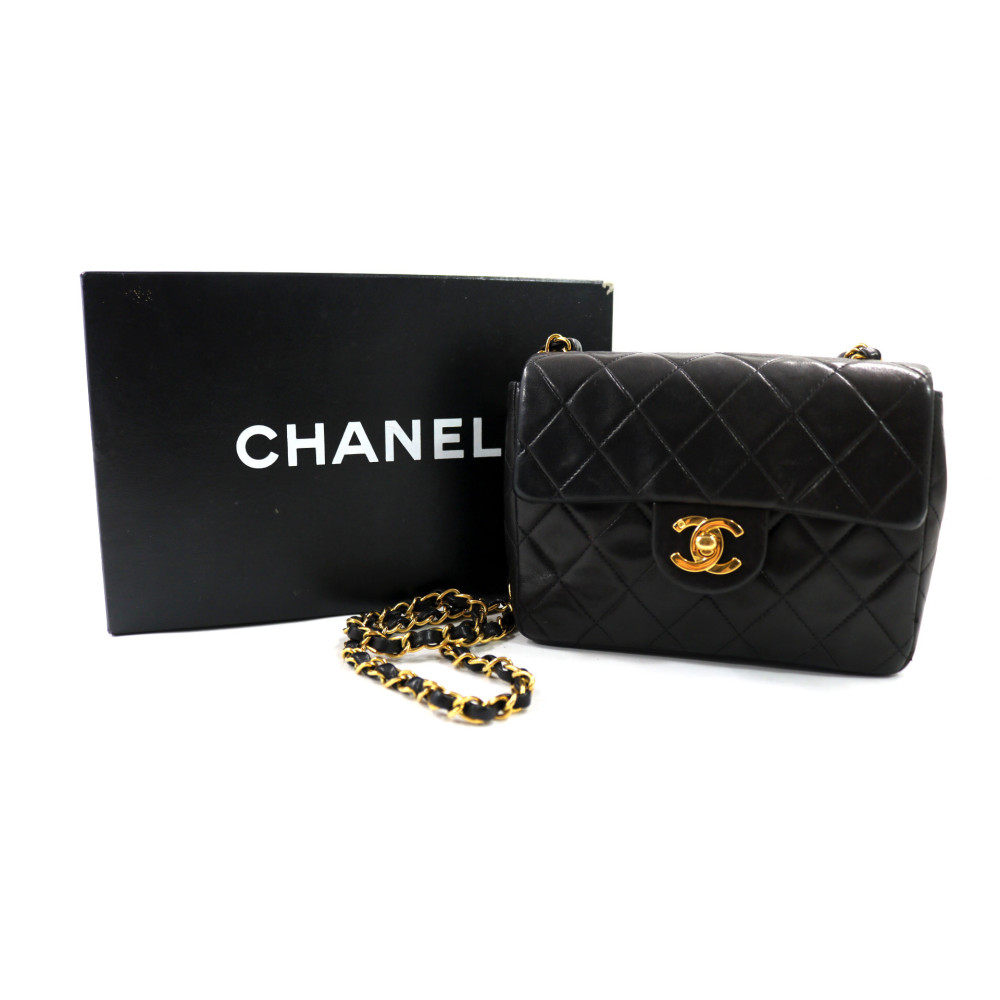Chanel Square Pelle Nera