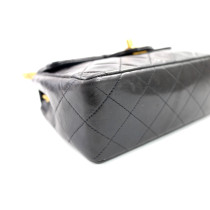 Chanel Square Pelle Nera