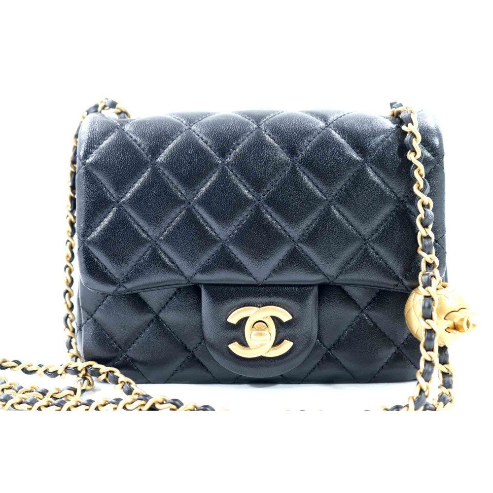 Chanel Classic Flap Mini Square Pelle Nera