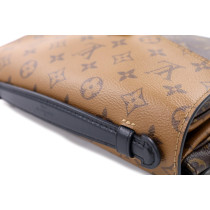 Louis Vuitton Metis Reverse Monogram