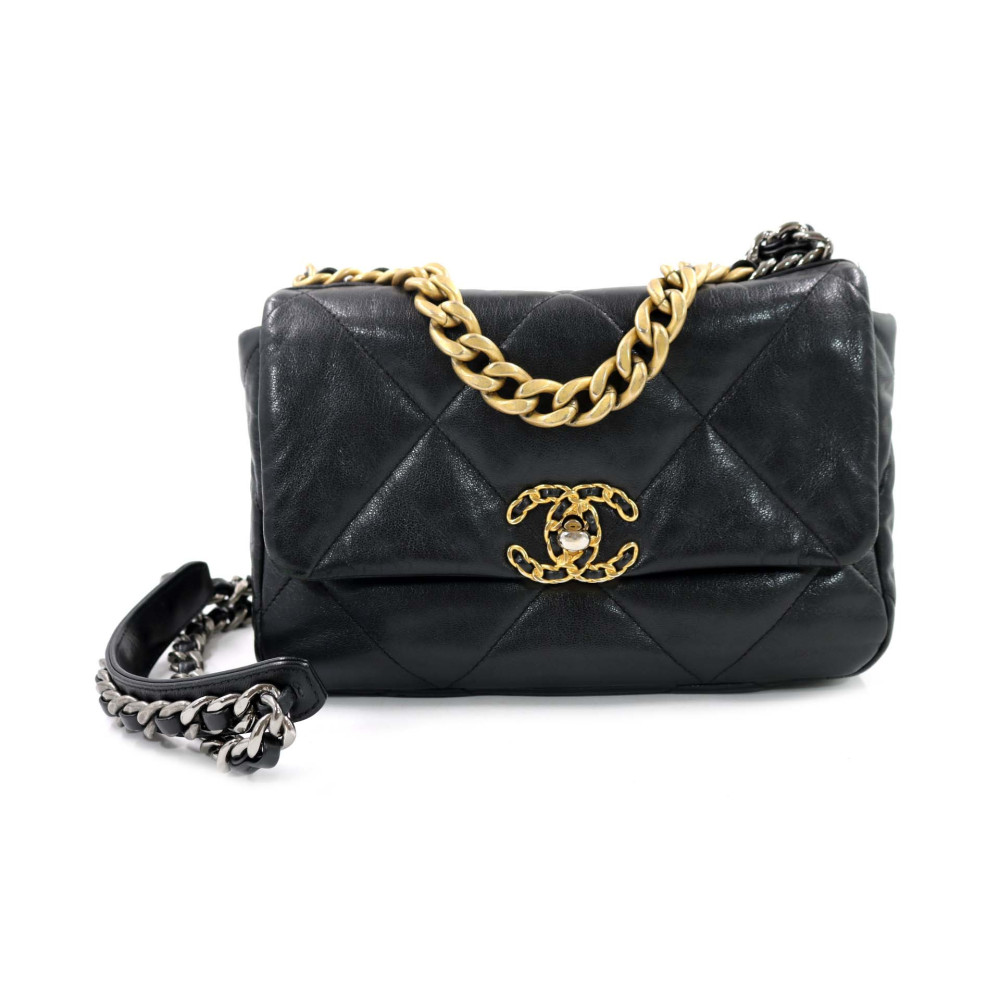 Chanel 19 Pelle Nera