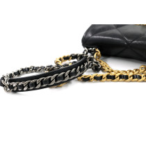 Chanel 19 Pelle Nera