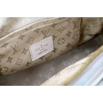 Louis Vuitton Riveting Limited Edition Pelle Panna