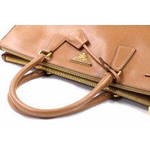 Prada Galleria Large Pelle Saffiano Cognac