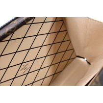 Louis Vuitton Malle Pelle Marrone