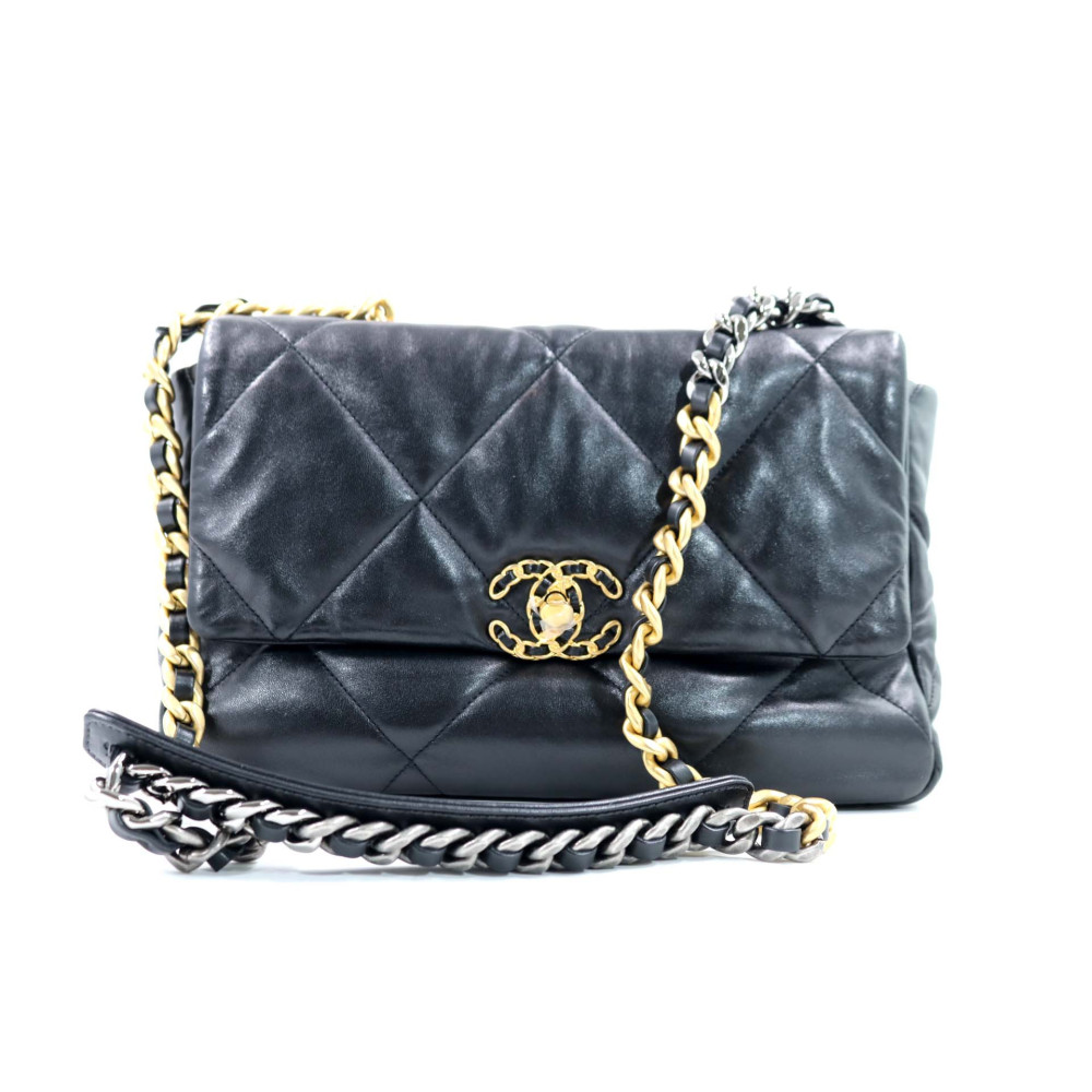 Chanel 19 Media Pelle Nera