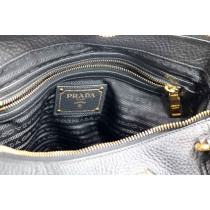 Prada Shopping Pelle Nera