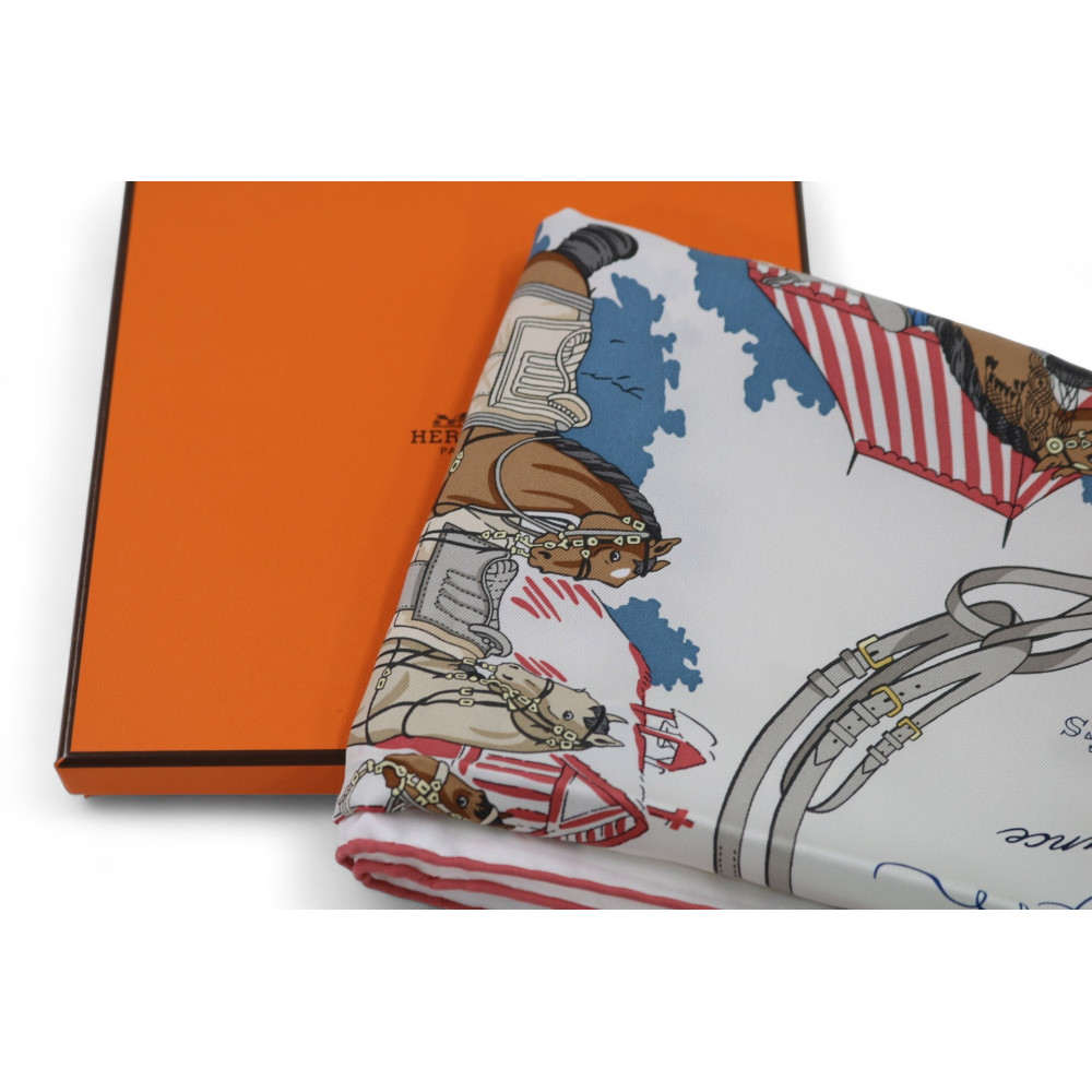 Hermes Foulard Carrè "Equipements a Cheval Sur L'elegance" Seta Bianca