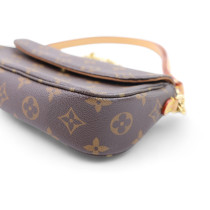 Louis Vuitton Pochette Ivy Monogram