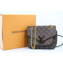 Louis Vuitton Passy Monogram Marrone