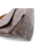 Louis Vuitton Beaubourg MM Monogram