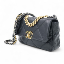 Chanel 19 Piccola Pelle Nera