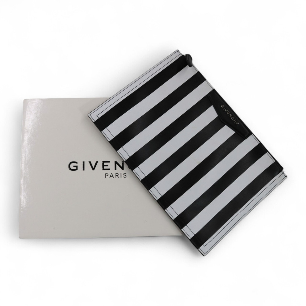 Givenchy Antigona Pouch Pelle Nera e Bianca